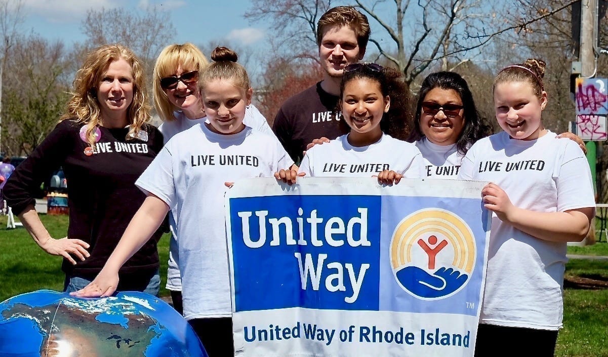 Group shot of UWRI volunteers on Earth Day.